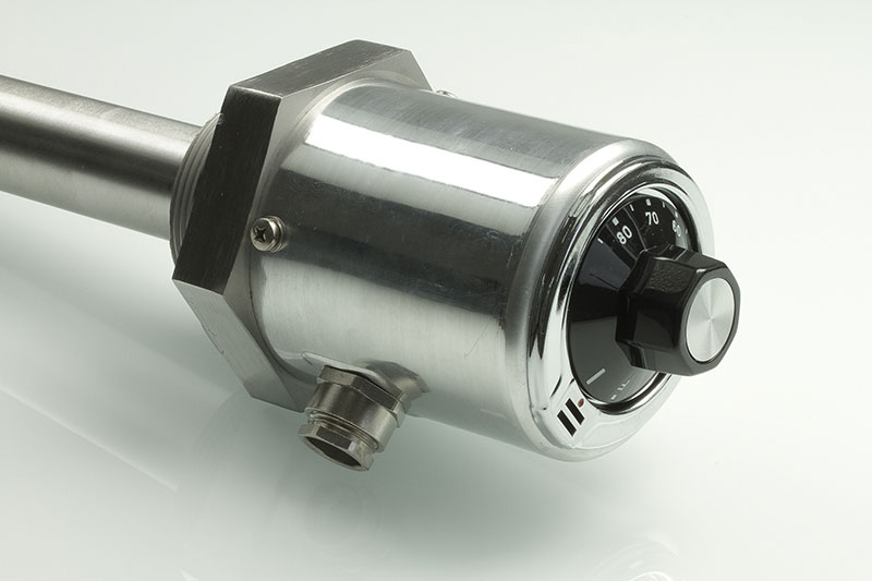 Exécution SV: avec raccord fileté, cloche Alu (peinte),thermostat de reglage 3 positions, protection IP40